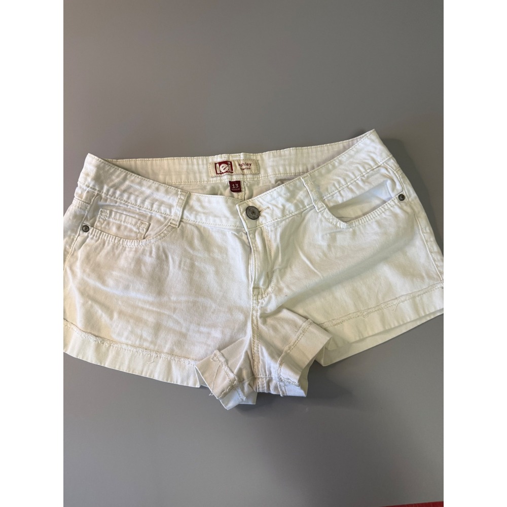 LEI Ashley Low Rise White Denim Shorts Size 13 Frayed Hem Y2K Jean Shorts
